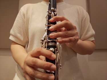 正面から見た正しい右手の形