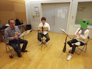 初級者アンサンブルを楽しむクラリネット奏者達
