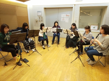 真剣にアンサンブルする上級者アンサンブルのメンバー