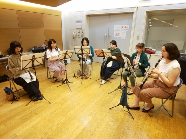 真剣にアンサンブルする上級者アンサンブルのメンバー