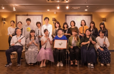 発表会参加者とスタッフの集合写真