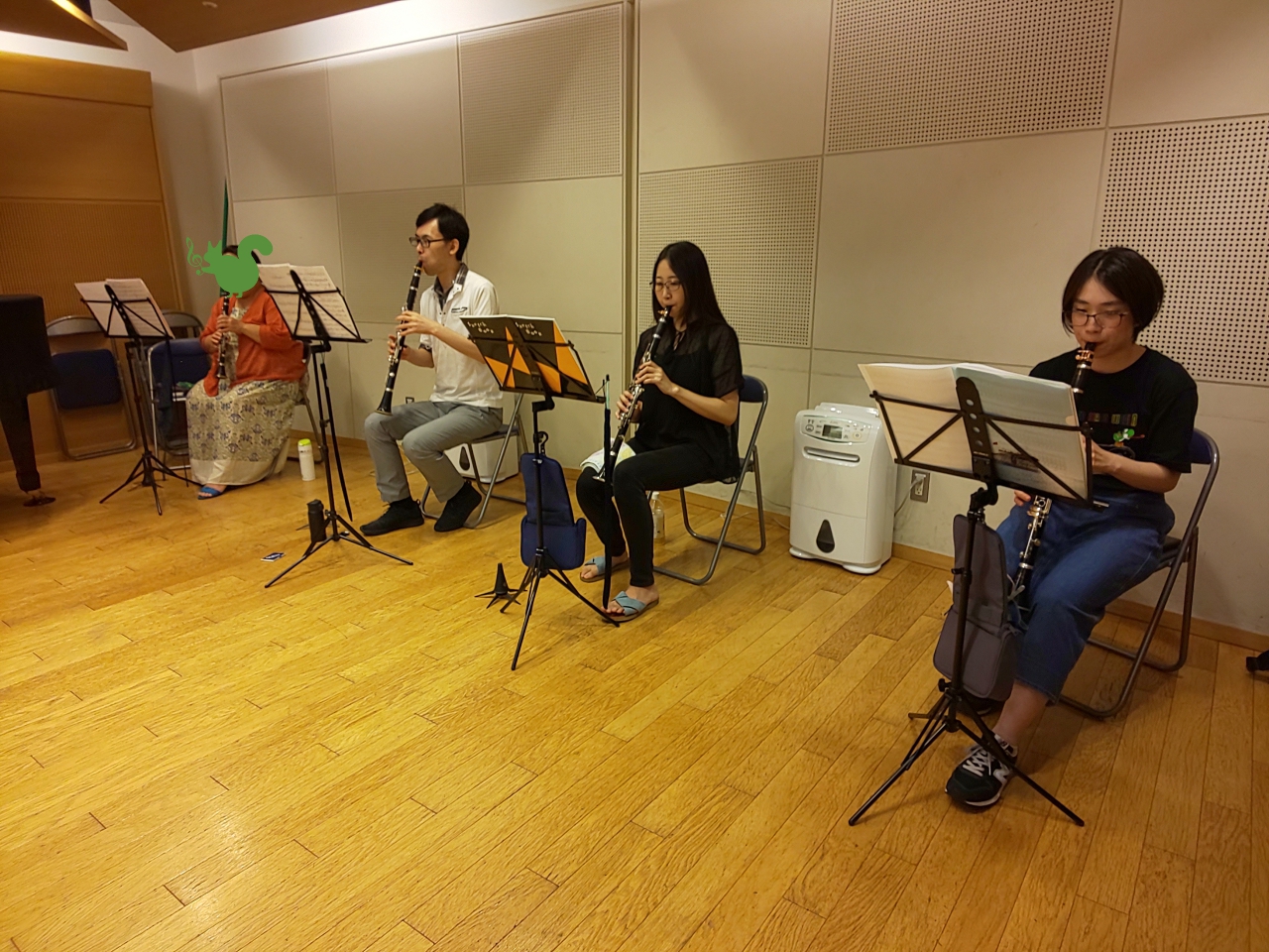 真剣にアンサンブルする中級者アンサンブルメンバー