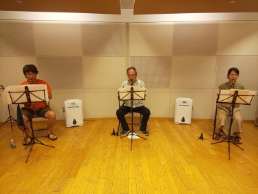 真剣にアンサンブルする初級者アンサンブルメンバー