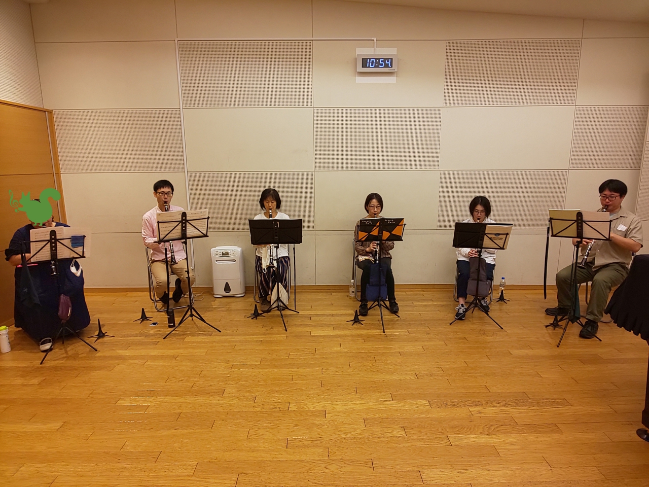 真剣にアンサンブルする中級者アンサンブルメンバー