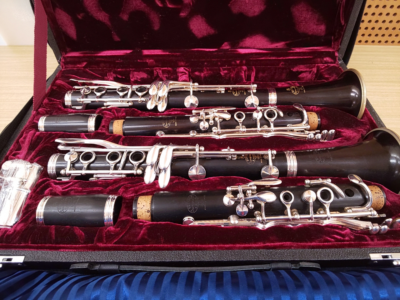 クラリネット用ダブルケースに入ったB♭管とA管