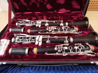 クラリネット用ダブルケースに入ったB♭管とA管