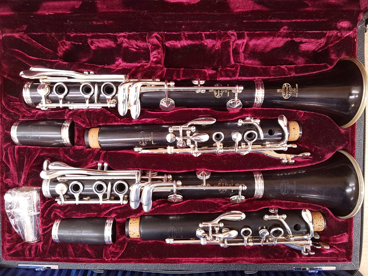 クラリネット用ダブルケースに入ったB♭管とA管