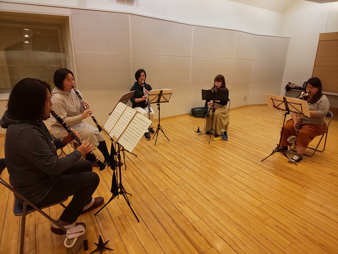 真剣にアンサンブルする上級者アンサンブルメンバー