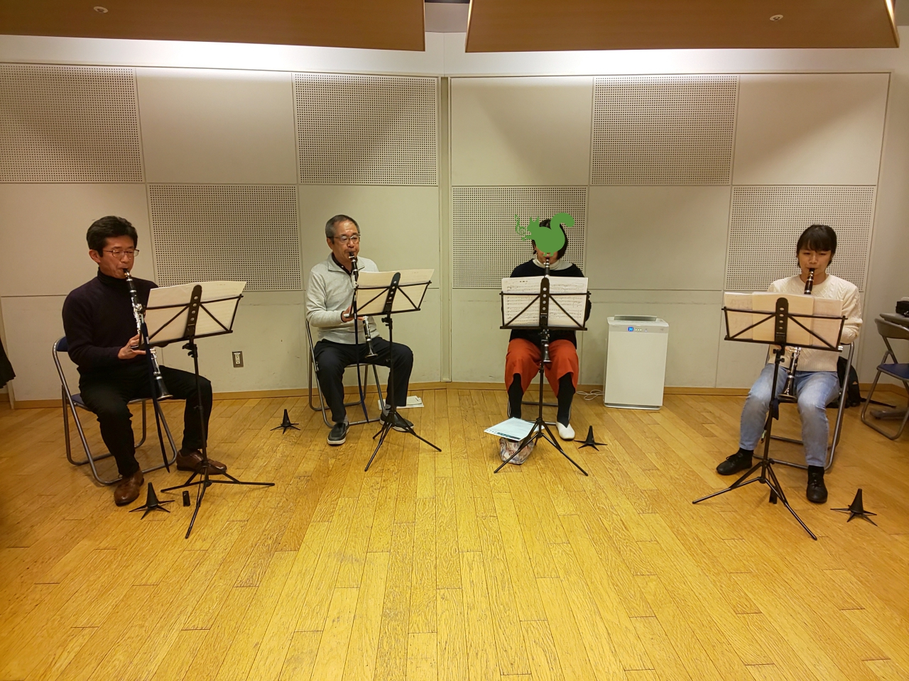 本番に向け真剣にアンサンブルする初級者アンサンブルメンバー