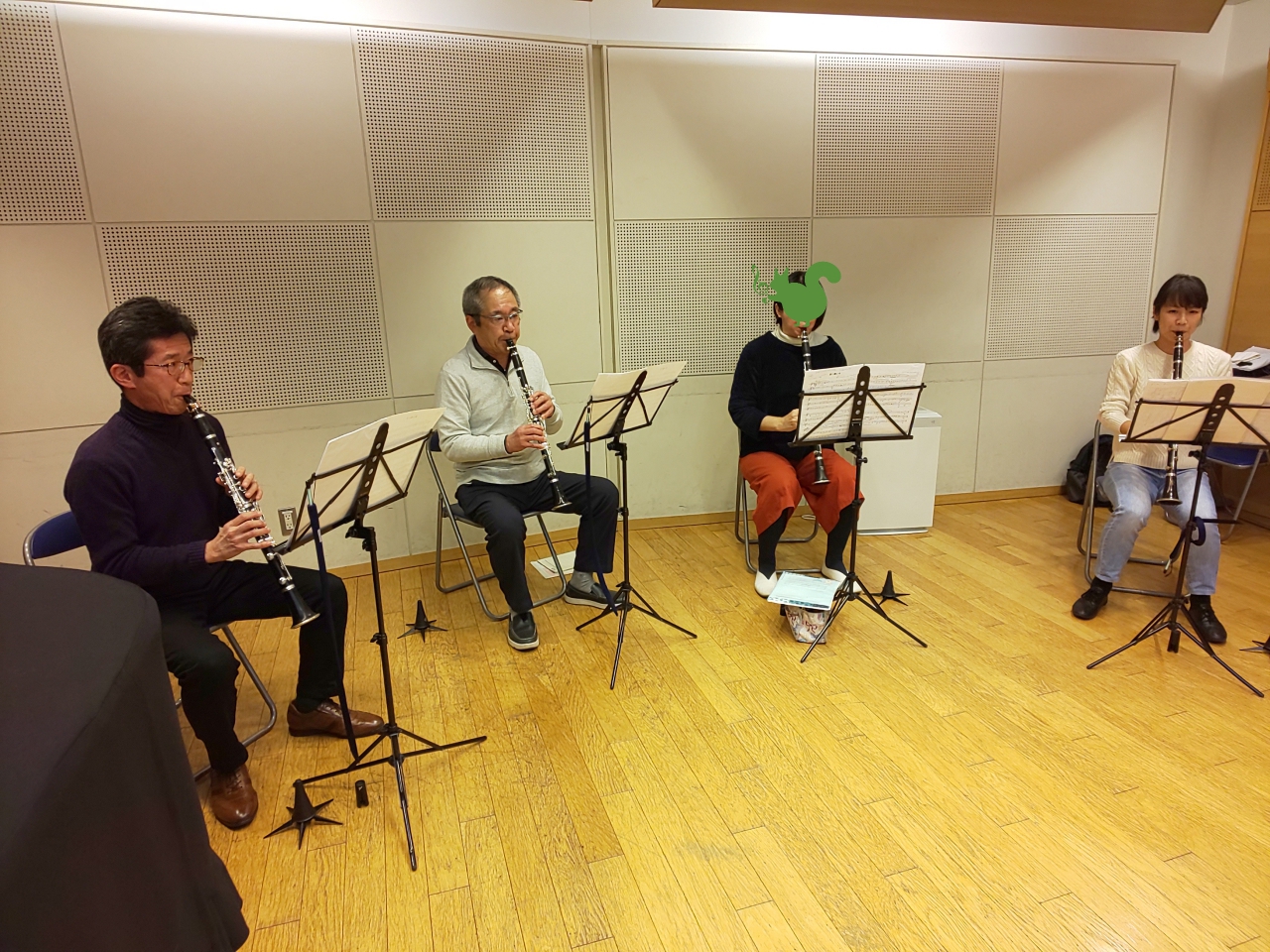 本番に向け真剣にアンサンブルする初級者アンサンブルメンバー