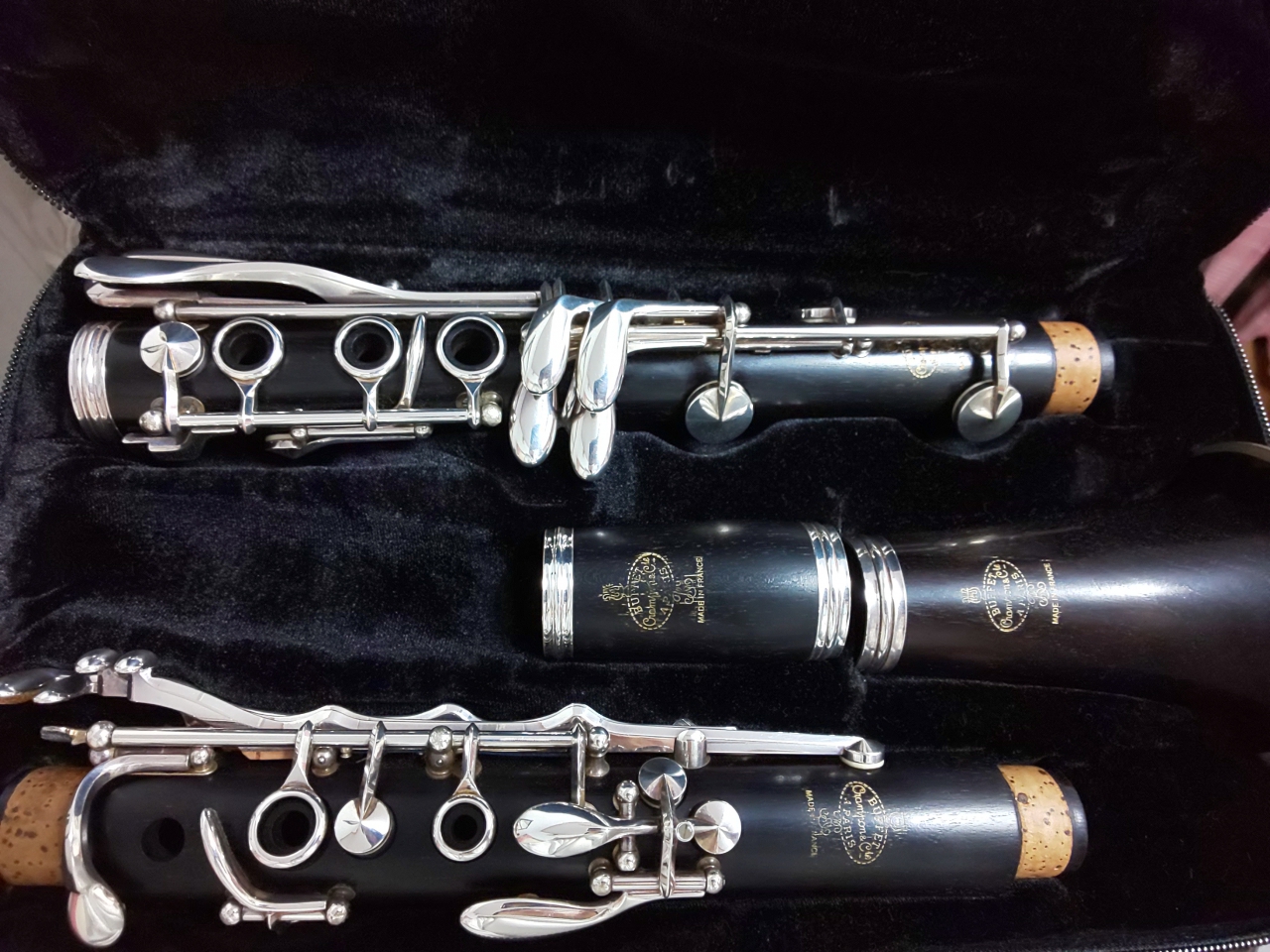 シングルケースに入ったクランポンのB♭管
