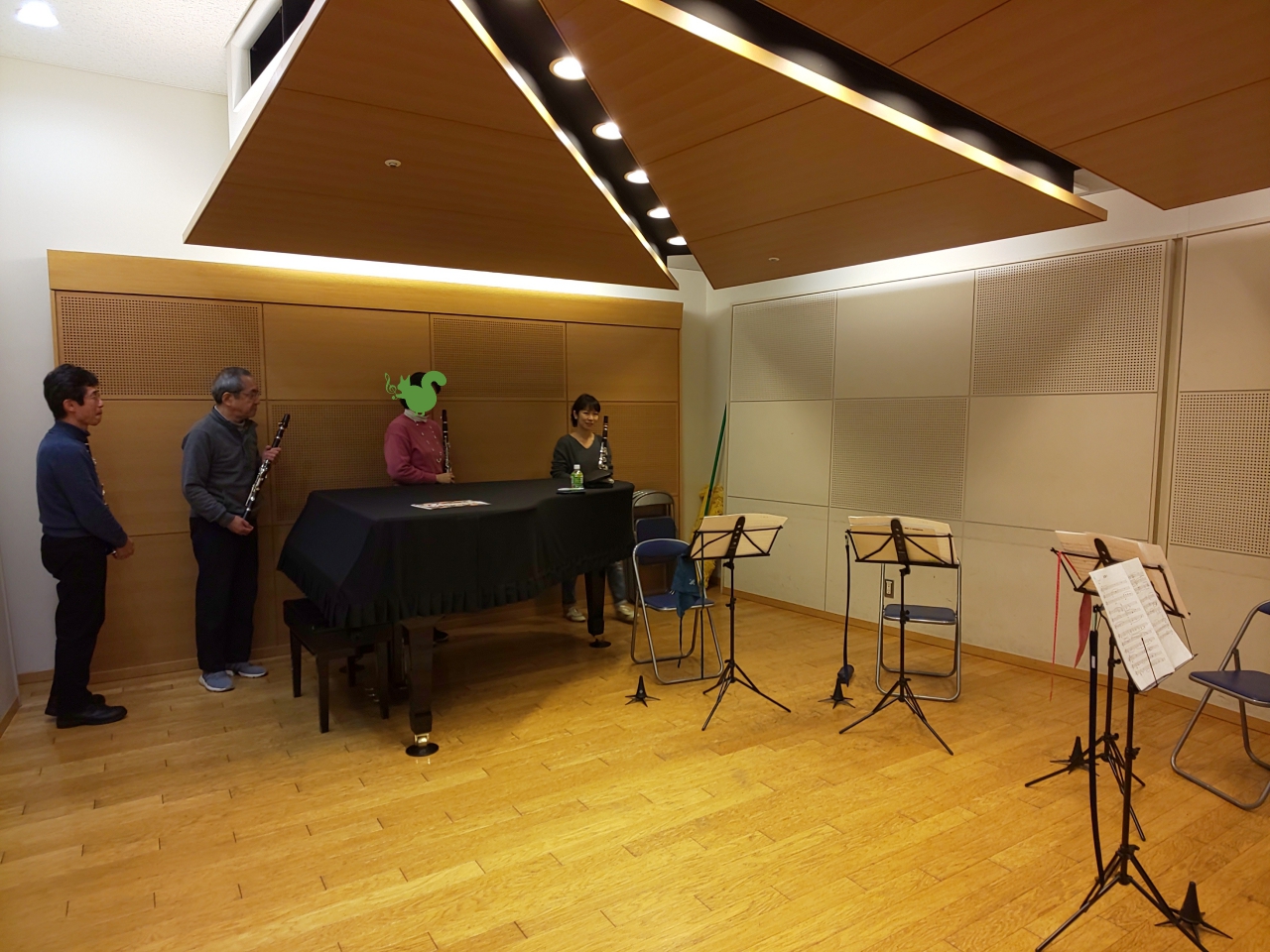 入場の練習をする初級者アンサンブルメンバー