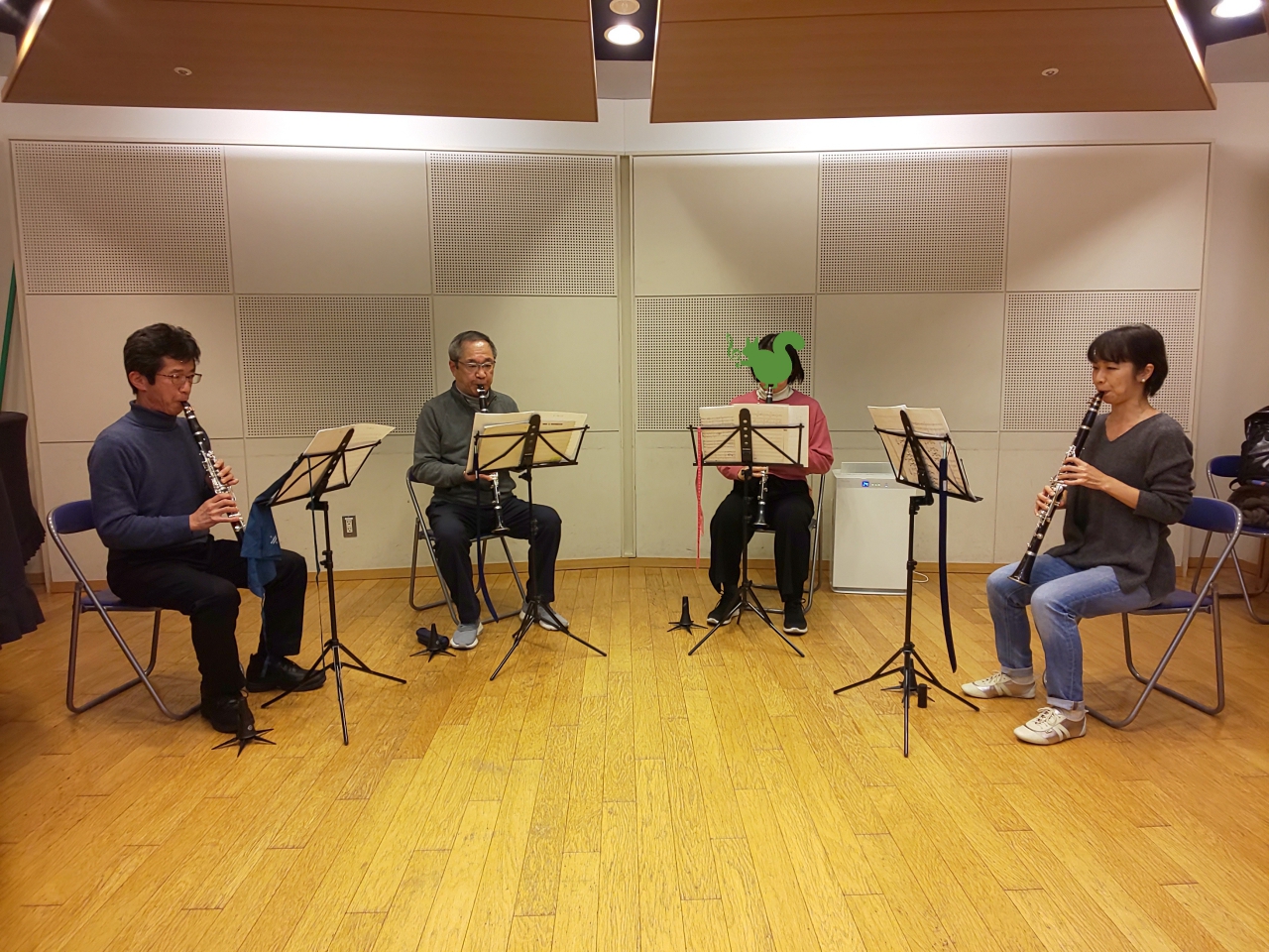 本番に向け真剣にアンサンブルする初級者アンサンブルメンバー