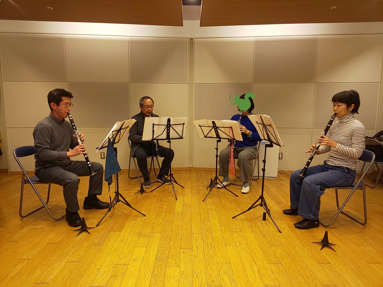 本番に向け真剣にアンサンブルする初級者アンサンブルメンバー