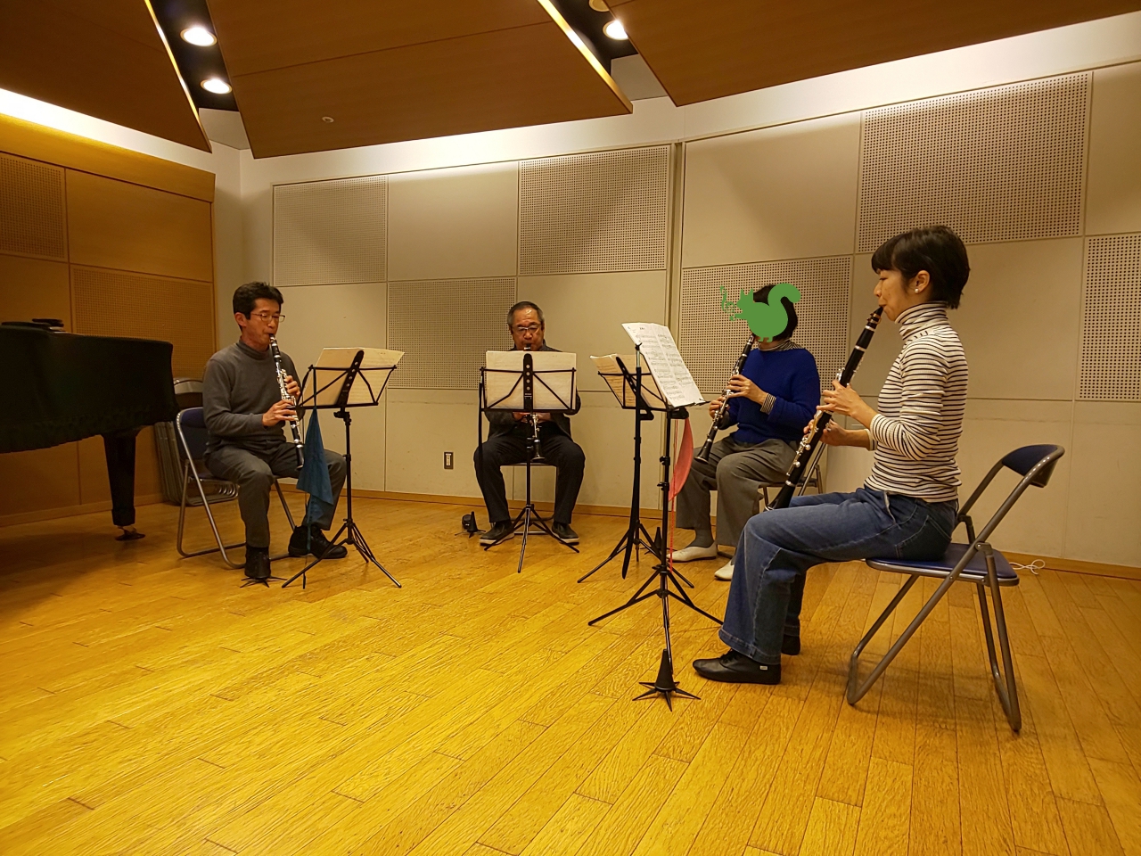 本番に向け真剣にアンサンブルする初級者アンサンブルメンバー