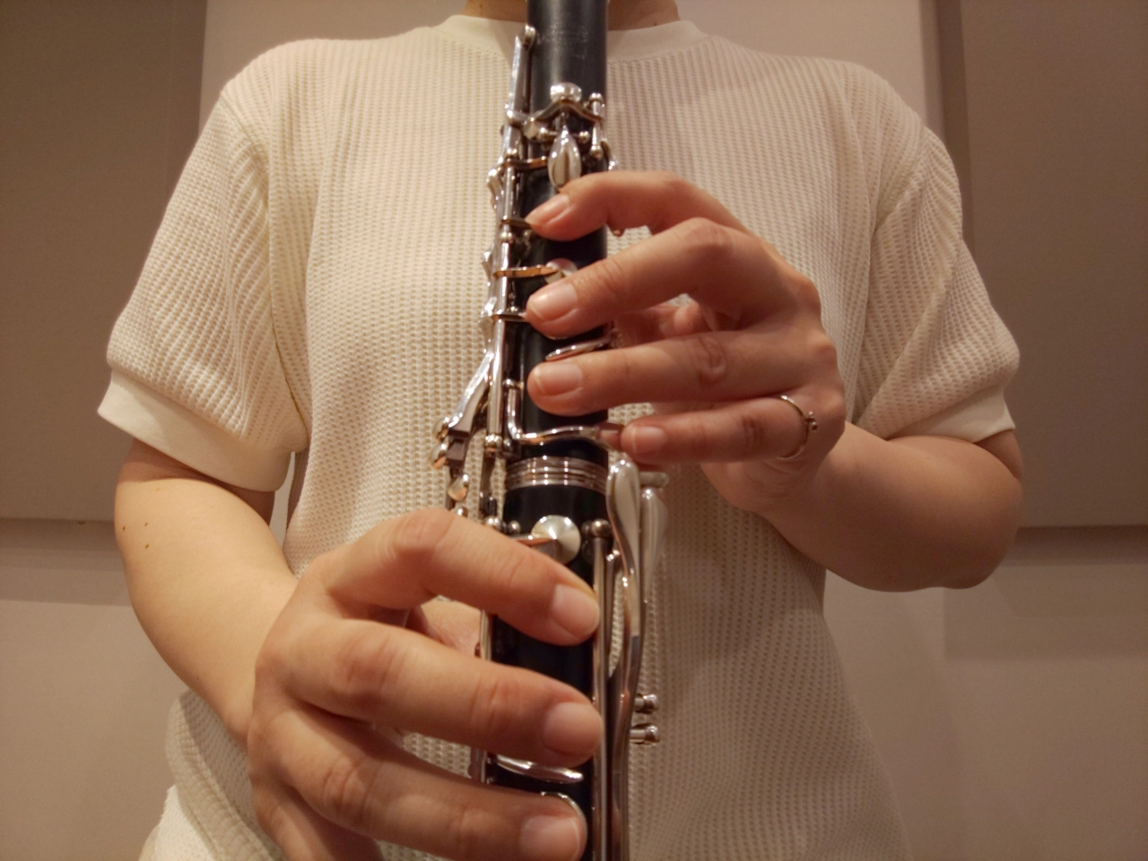 正面から見た正しい右手の形