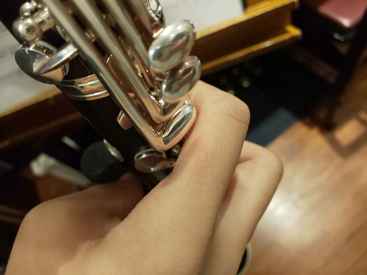 手が小さい人の正しい右手の形