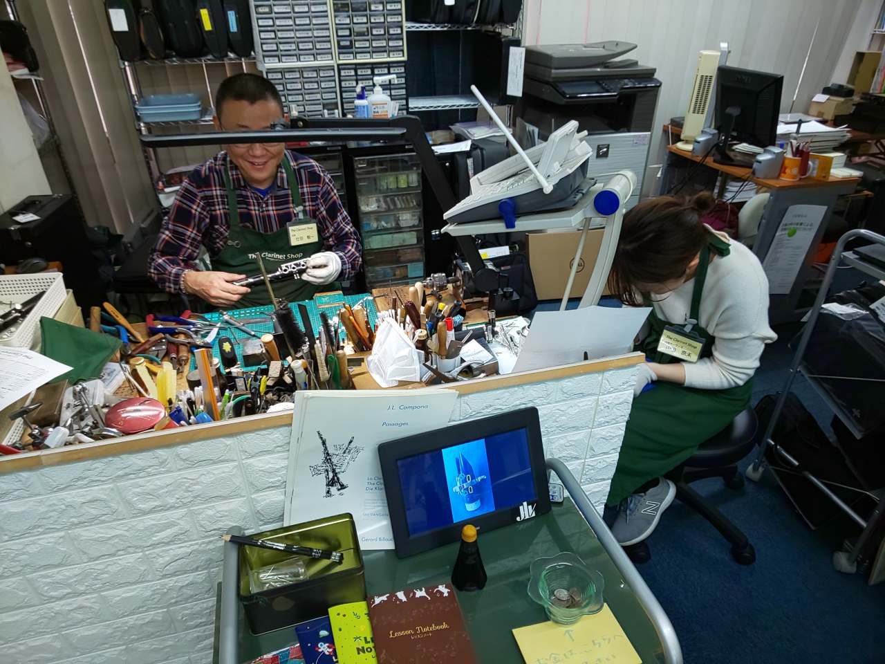 2名のクラリネットリペア職人