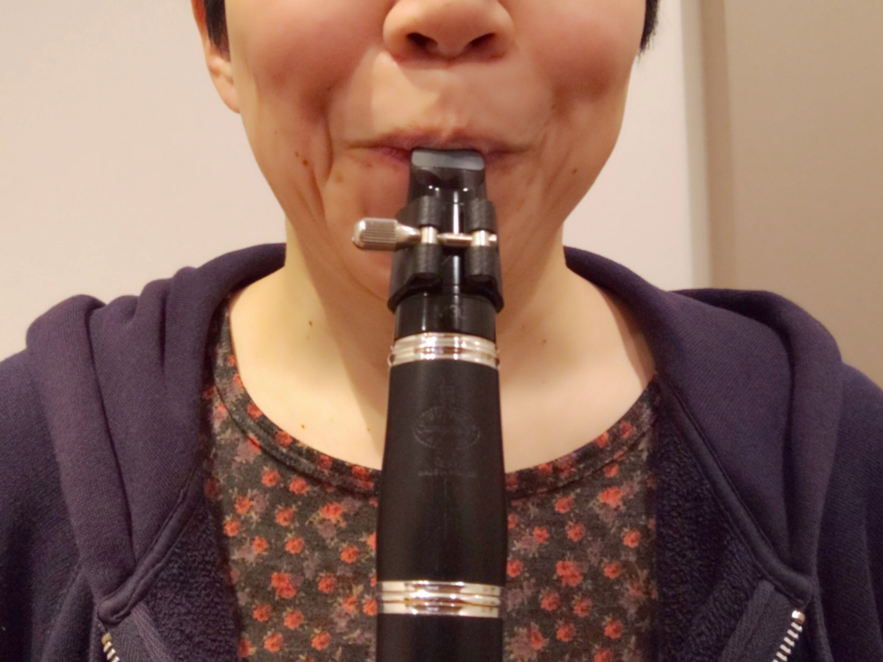 横に引きすぎた良くないアンブシュア