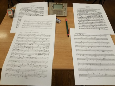 楽譜とメトロノーム